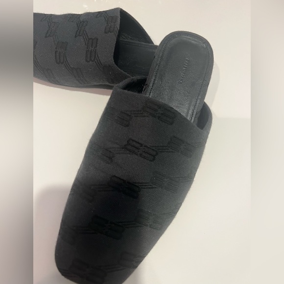 Authentic balenciaga slides - Picture 1 of 4